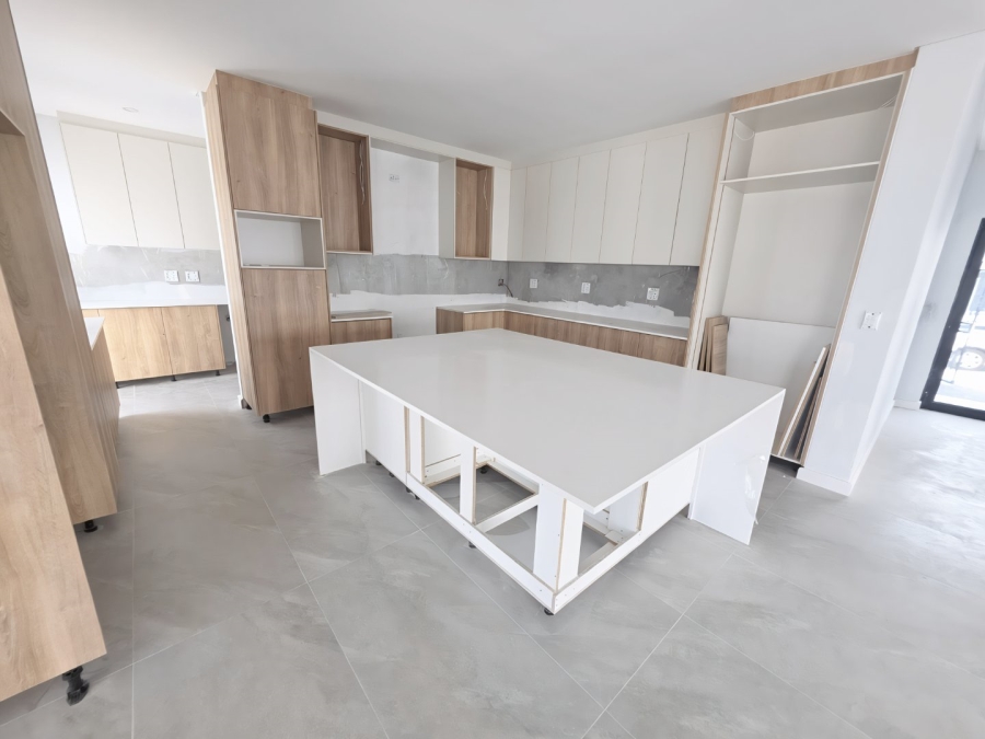 5 Bedroom Property for Sale in Sandown Western Cape
